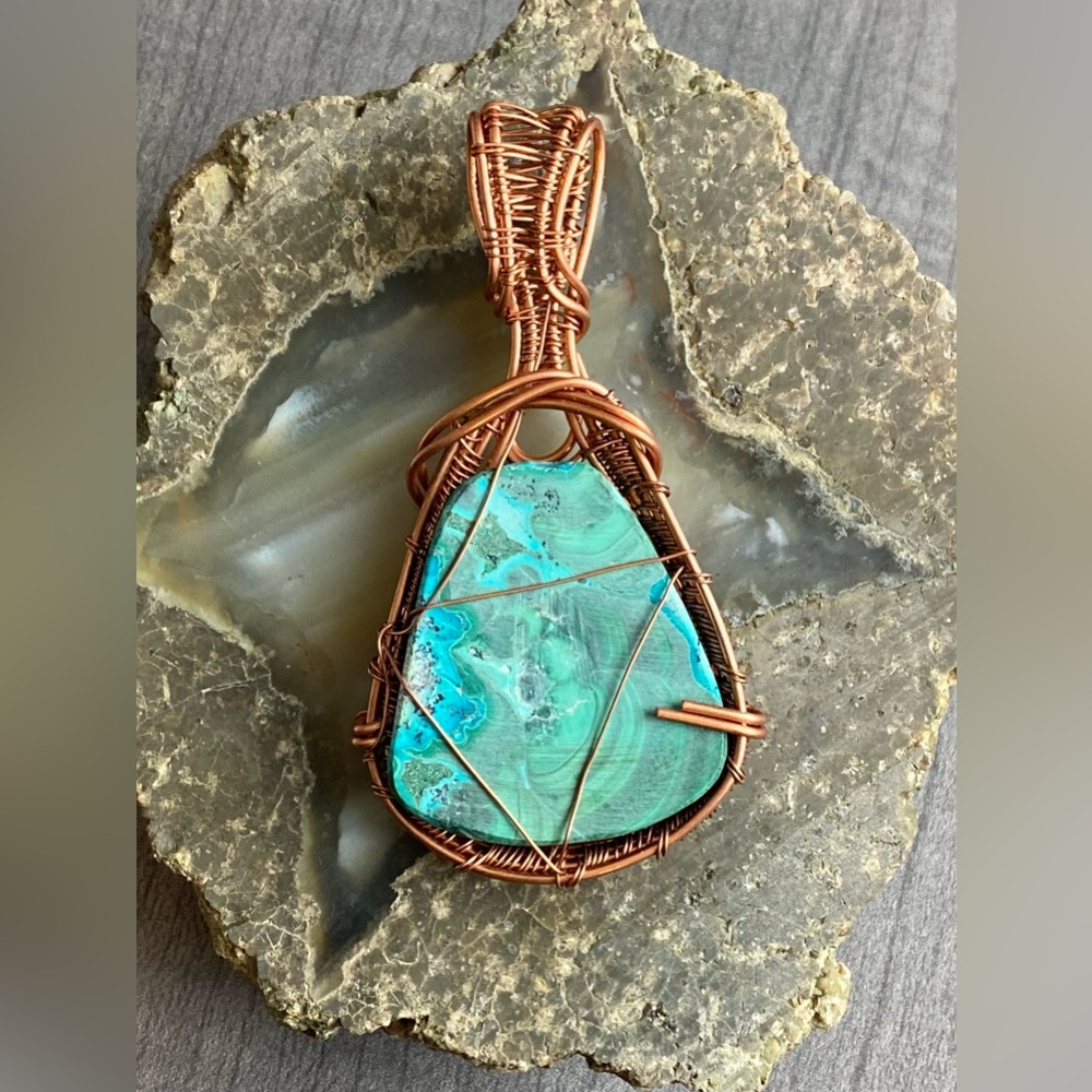 NWOT Genuine Malachite in Chrysocolla Gemstone, Copper Wire Wrap Pendant - Picture 9 of 16